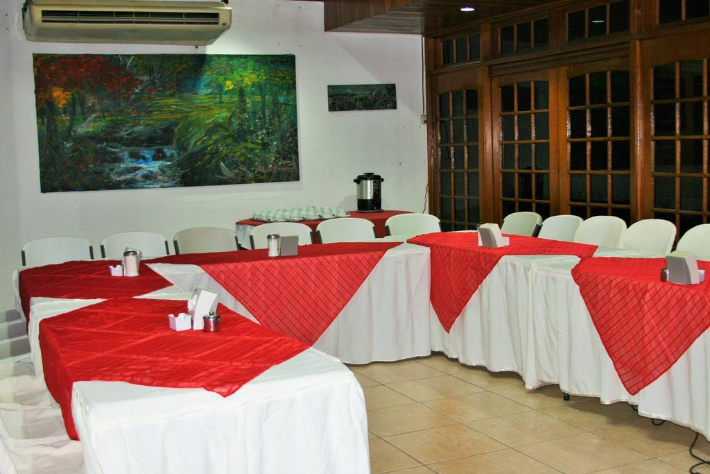 La Posada Del Arcangel Managua Exterior photo