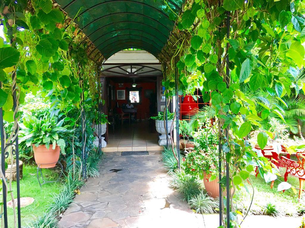 La Posada Del Arcangel Managua Exterior photo